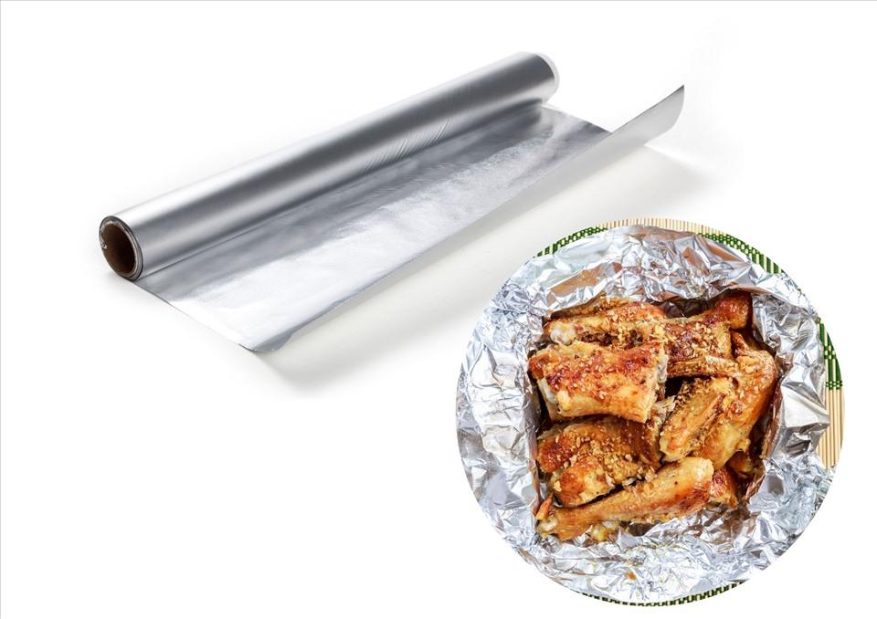 Ảnh minh họa nhiệt tỏa ra từ lò vi sóng tác động lên tủ lạnh