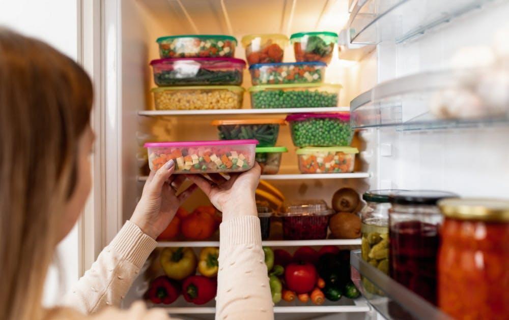 canh-de-tu-lanh-qua-dem