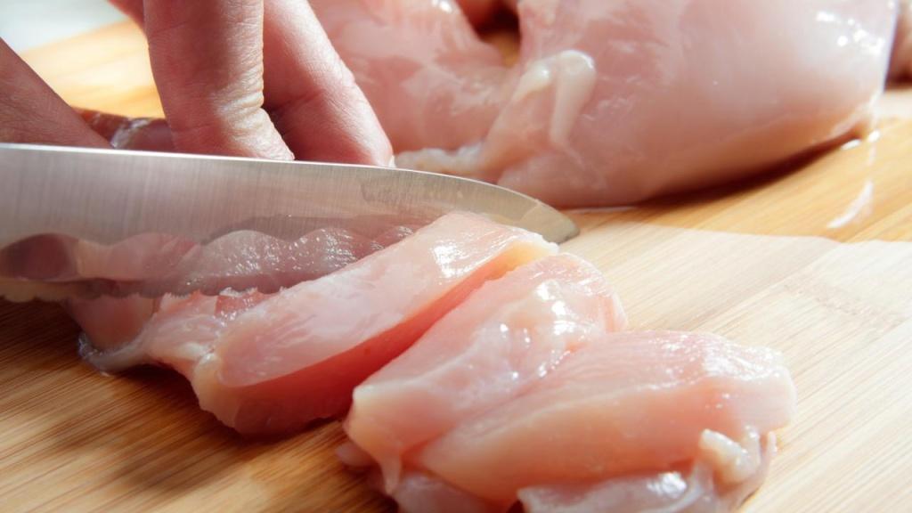 nhan-biet-dau-hieu-thit-hong-tu-mau-sac-mui-ket-cau