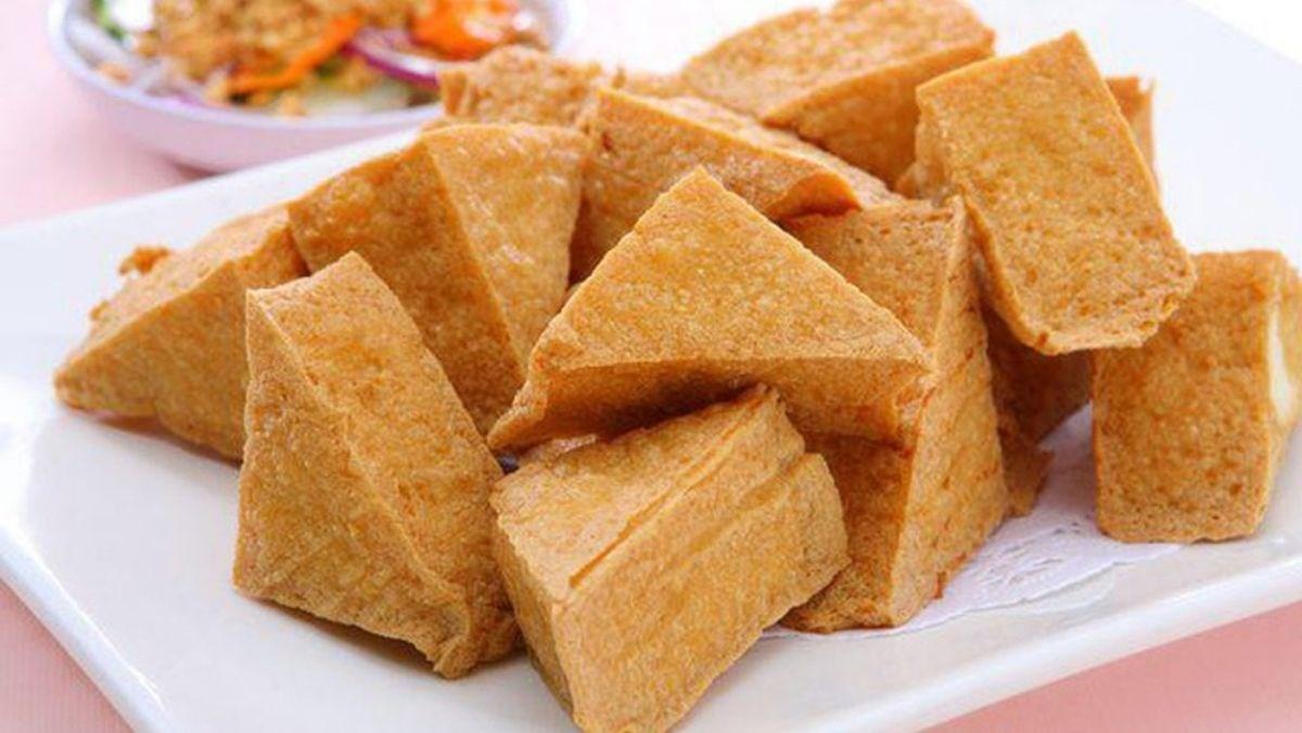 đậu hũ chiên để trong hộp trong tủ lạnh