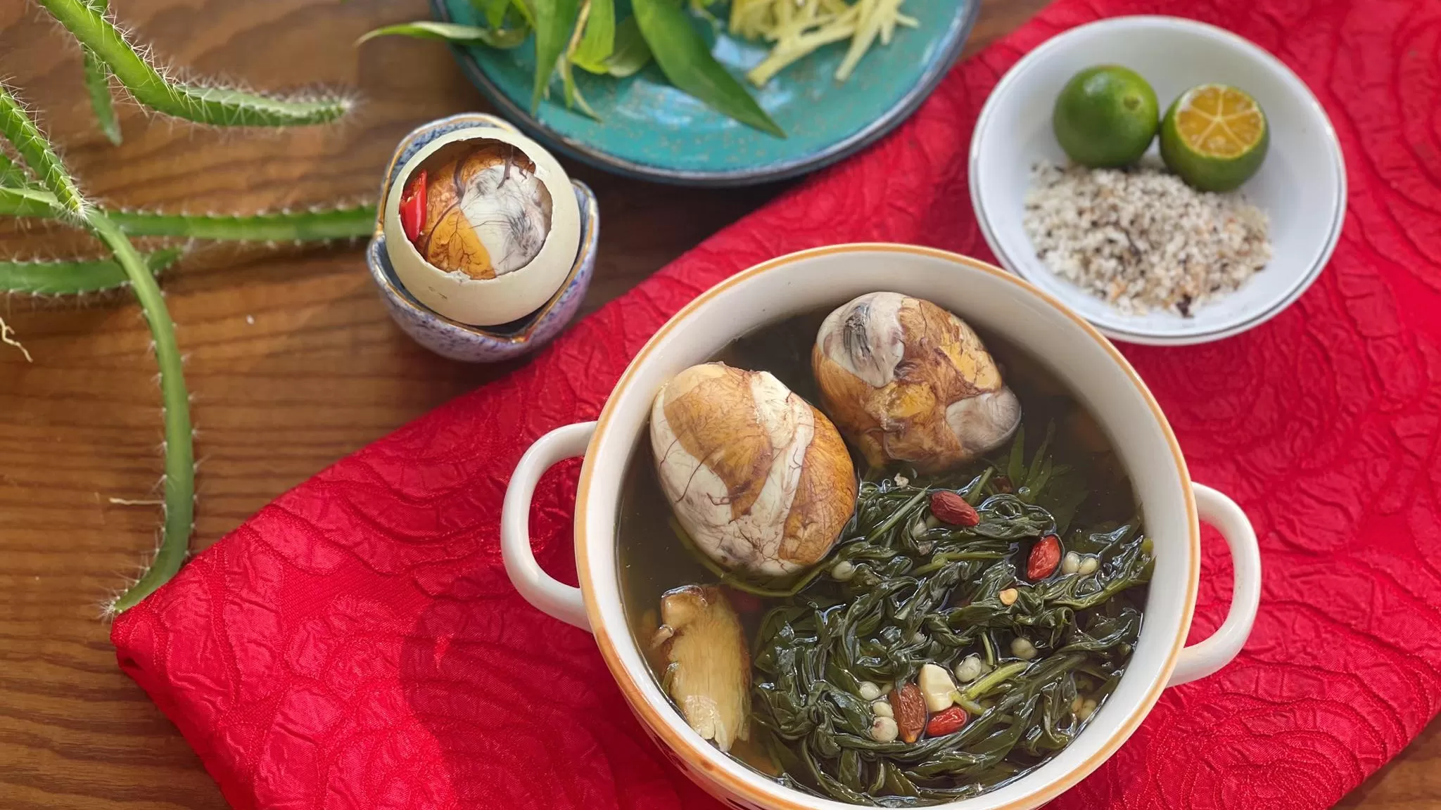 qua trung vit lon con nguoi an