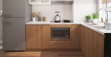 Lò vi sóng để dưới bếp từ có được không? Giải đáp từ chuyên gia